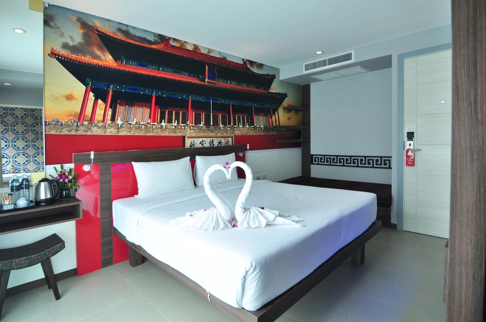 The Aim Patong Hotel Buitenkant foto