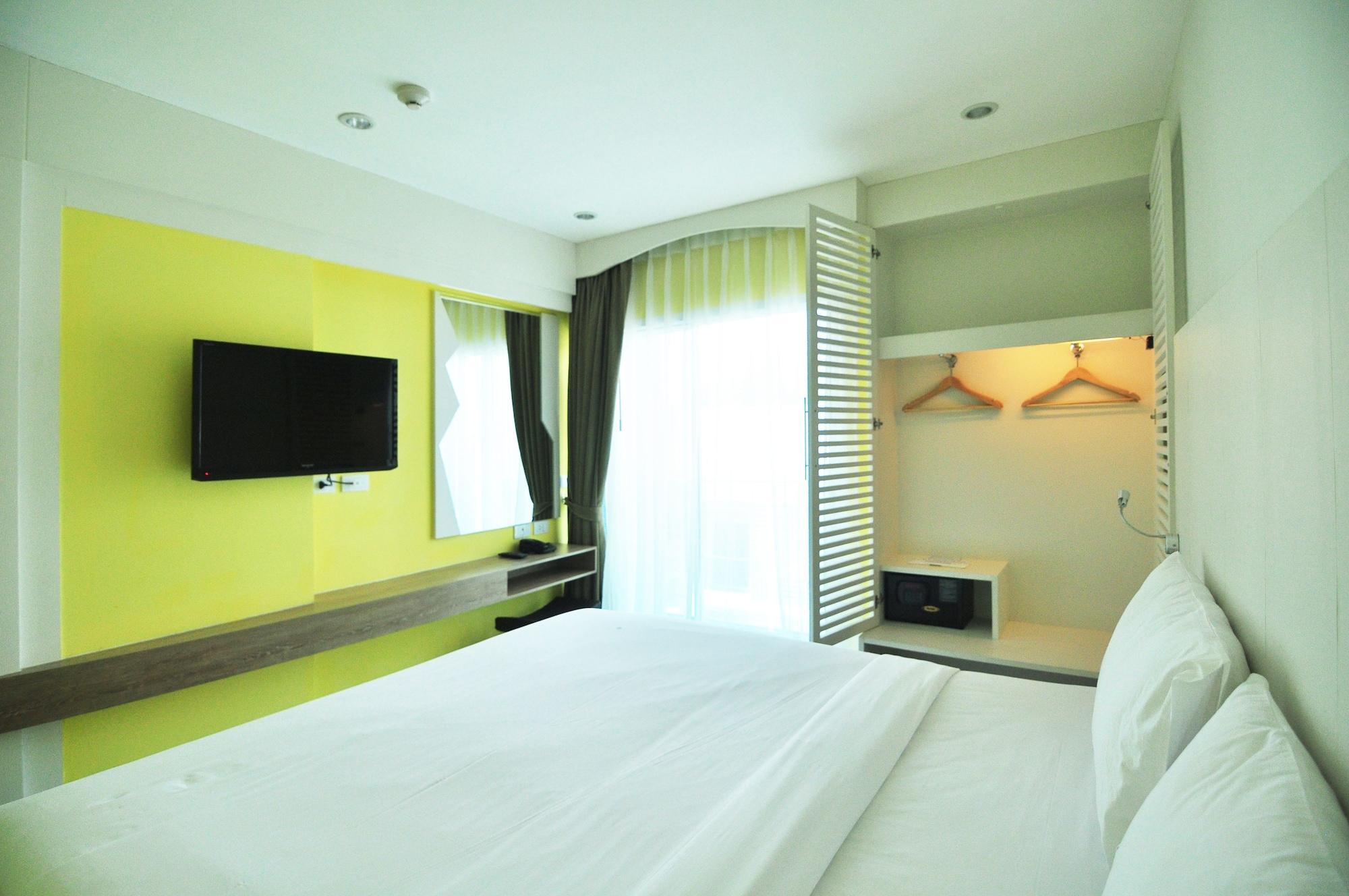 The Aim Patong Hotel Buitenkant foto