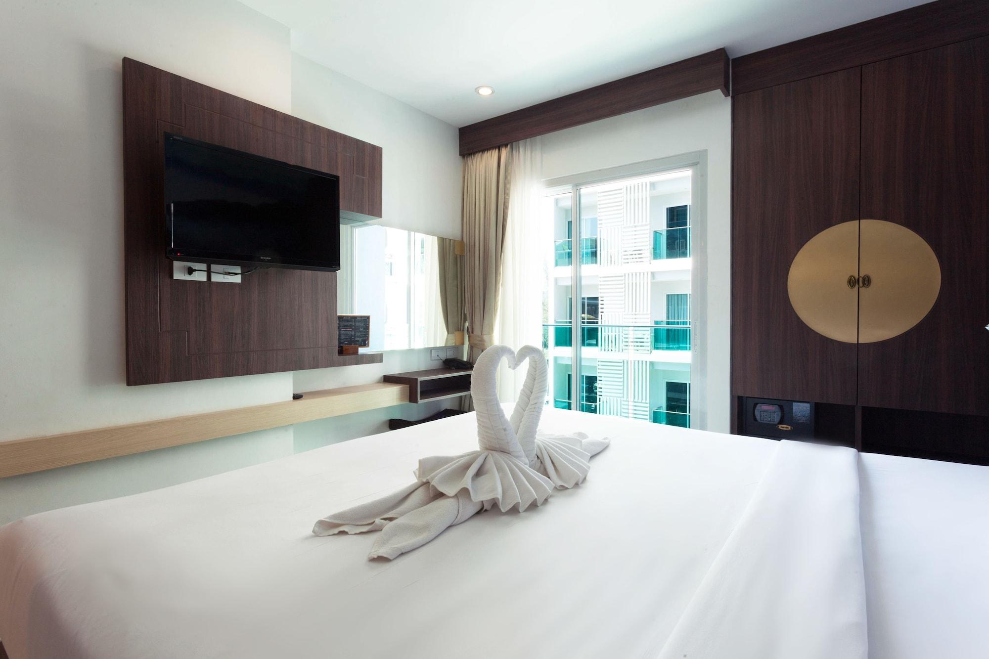 The Aim Patong Hotel Buitenkant foto