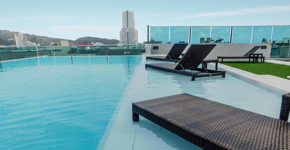 The Aim Patong Hotel Buitenkant foto