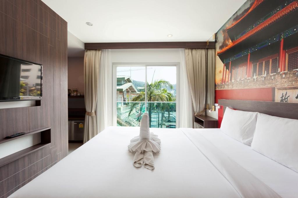 The Aim Patong Hotel Buitenkant foto