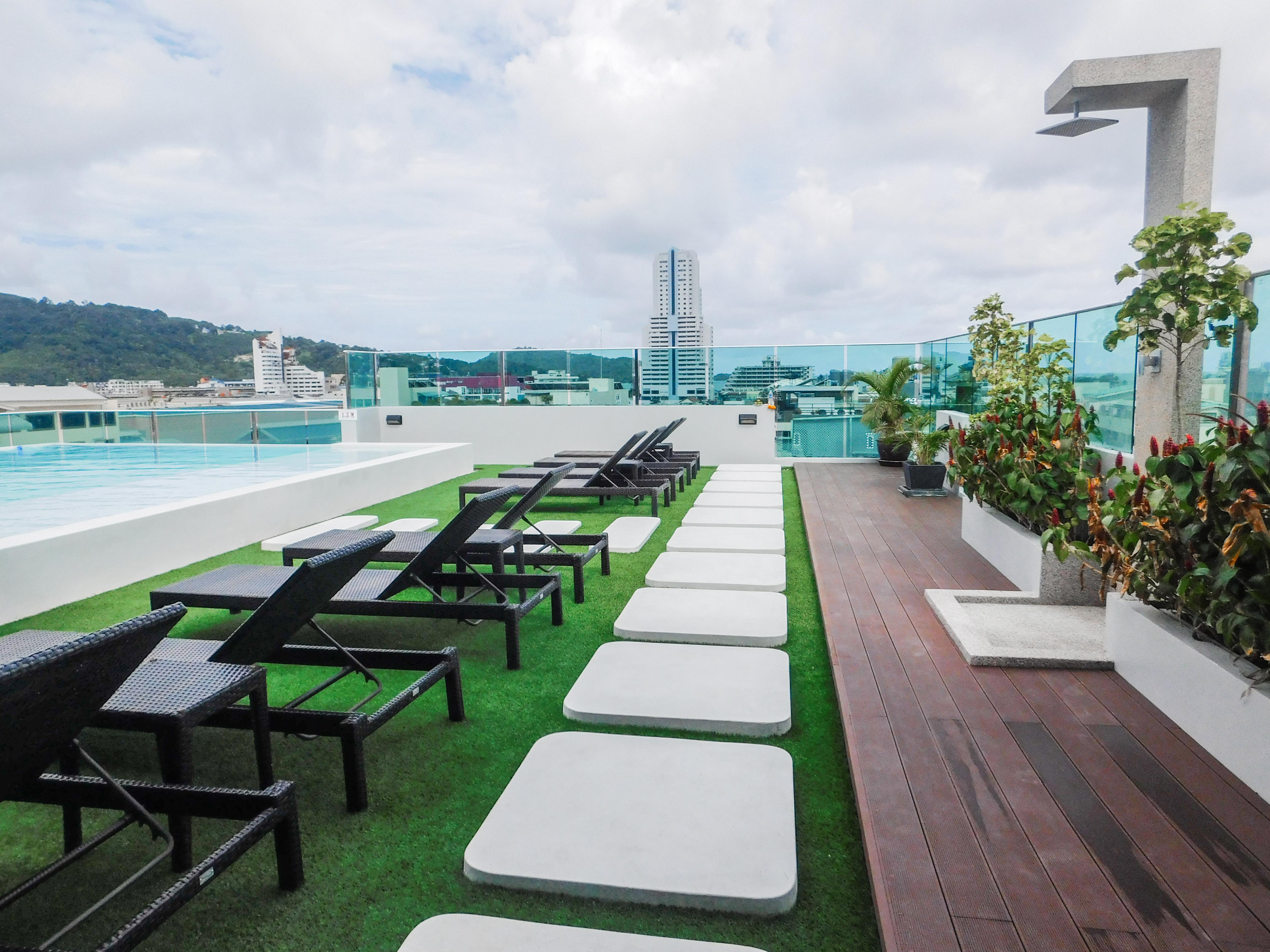 The Aim Patong Hotel Buitenkant foto