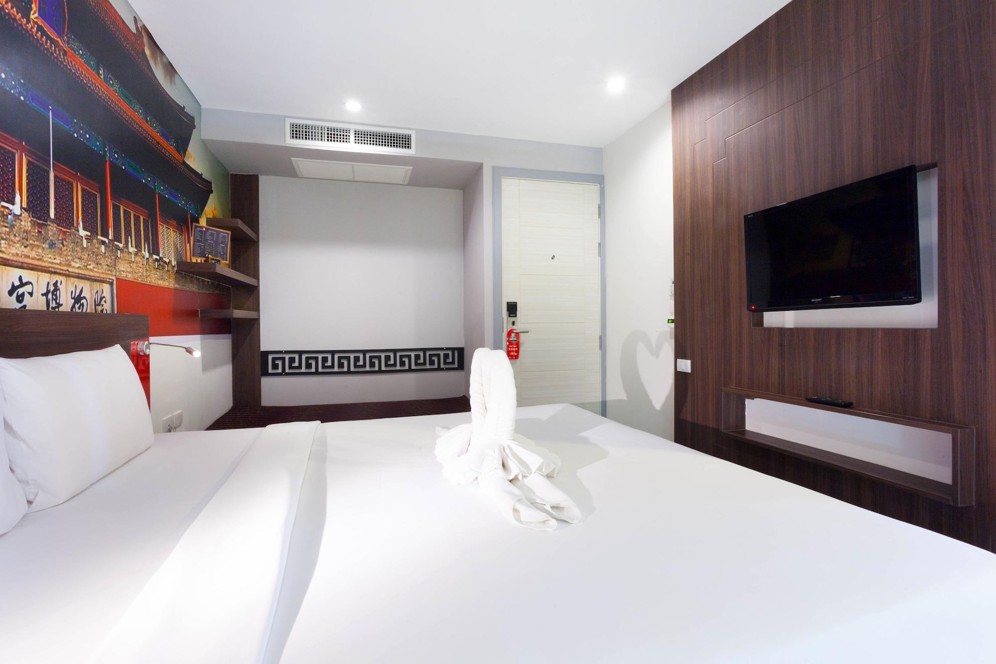 The Aim Patong Hotel Buitenkant foto
