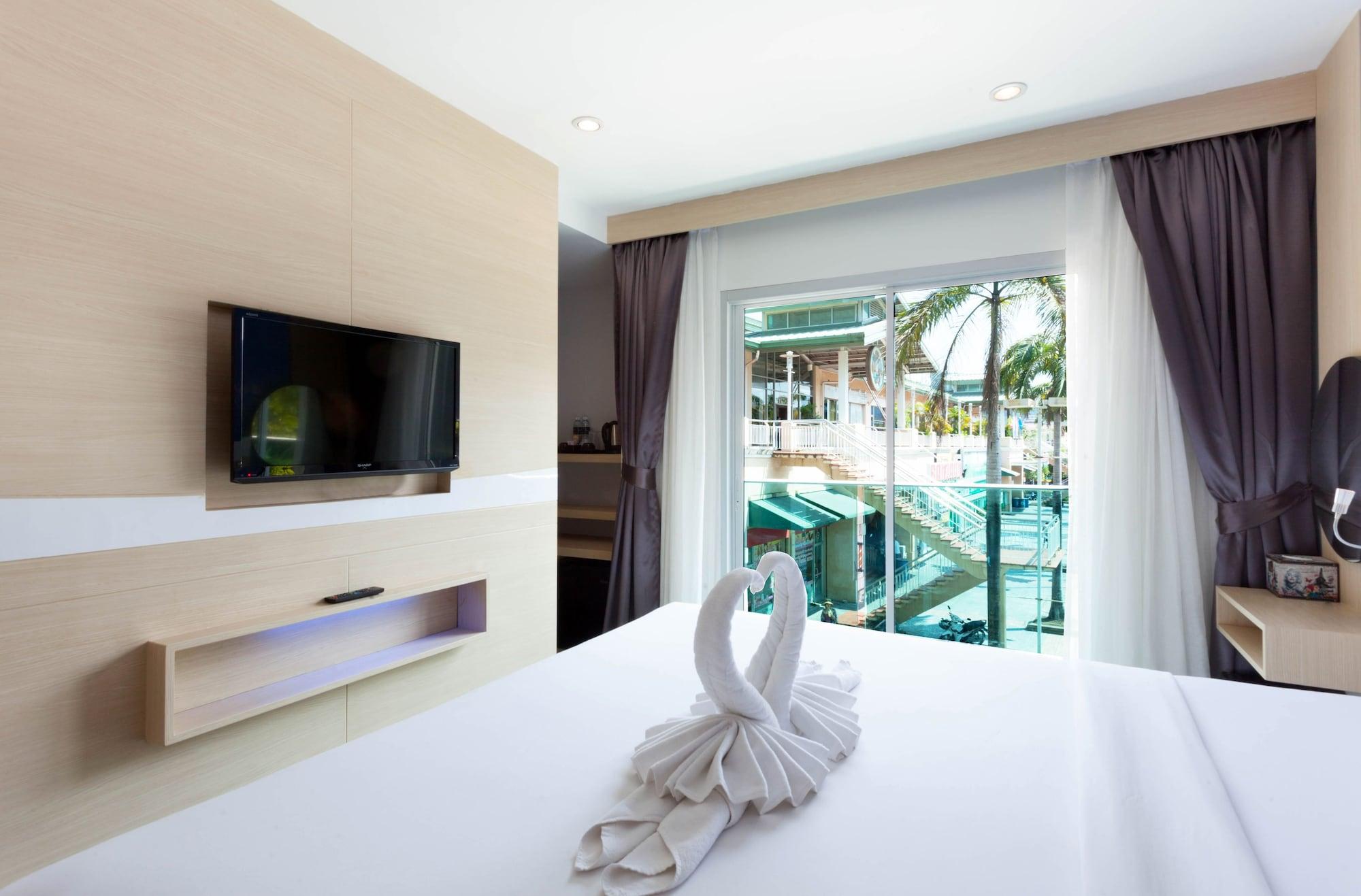 The Aim Patong Hotel Buitenkant foto